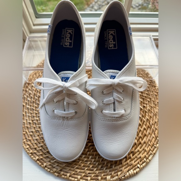 Keds - Women's Leather Sneakers - size 9 NWOT - Picture 3 of 8